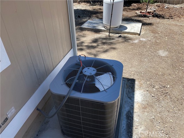 6181 Manzanita Avenue, Clearlake