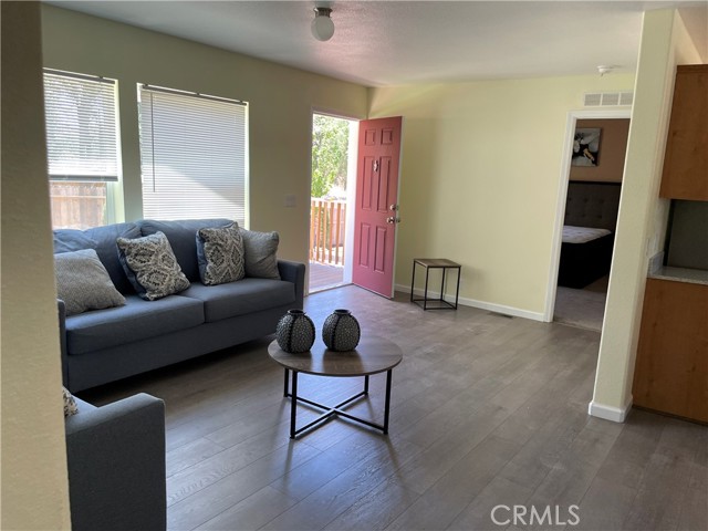 6181 Manzanita Avenue, Clearlake