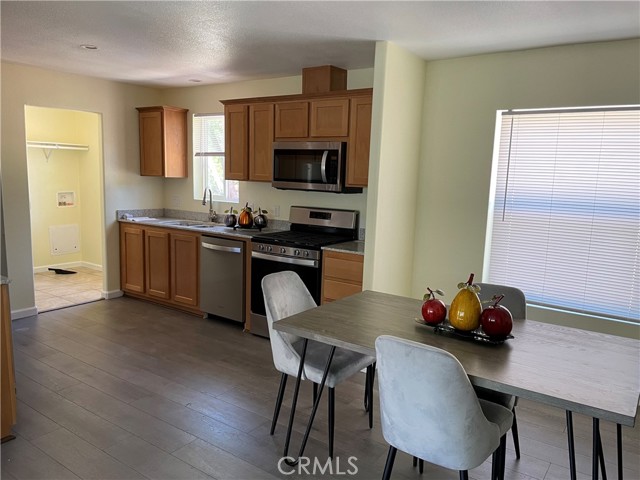 6181 Manzanita Avenue, Clearlake