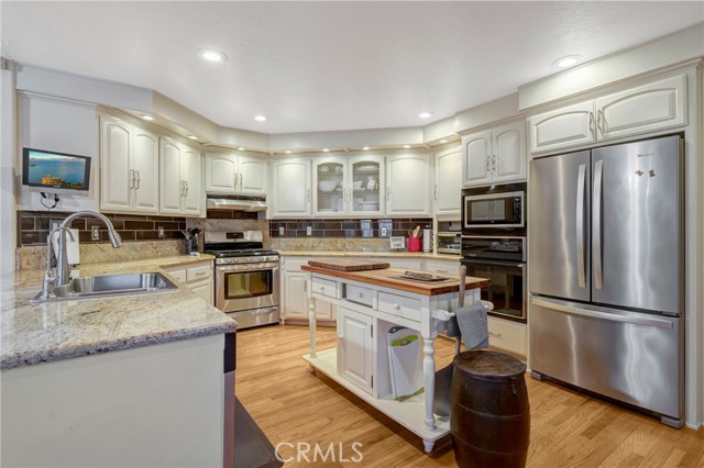 18335 Pinnacle Court, Hidden Valley Lake