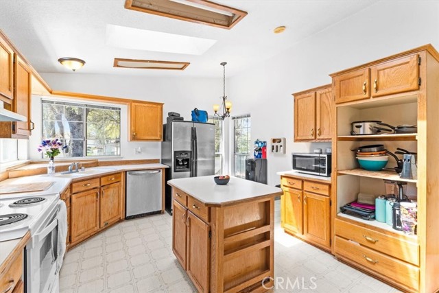 16223 33rd Avenue, Clearlake
