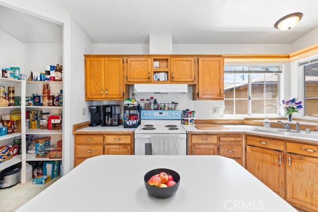 16223 33rd Avenue, Clearlake