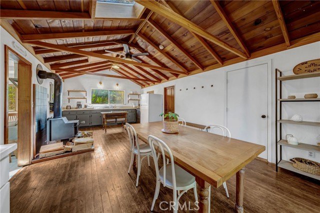 17000 Edgewood Way, Cobb