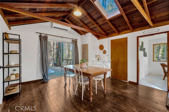 17000 Edgewood Way, Cobb