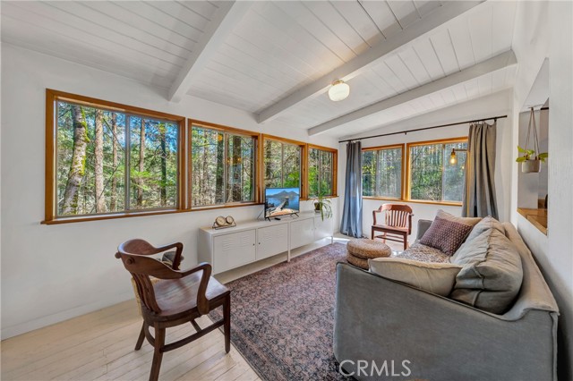 17000 Edgewood Way, Cobb