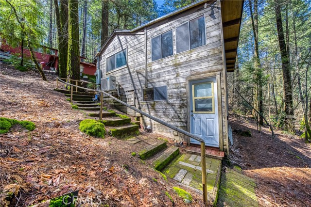 17000 Edgewood Way, Cobb