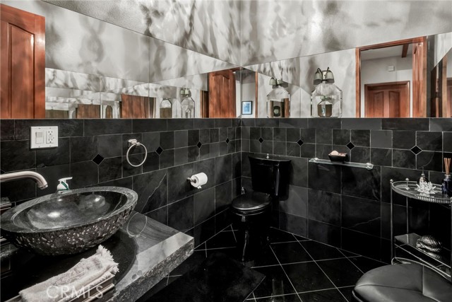 19255 Dallas Court, Hidden Valley Lake