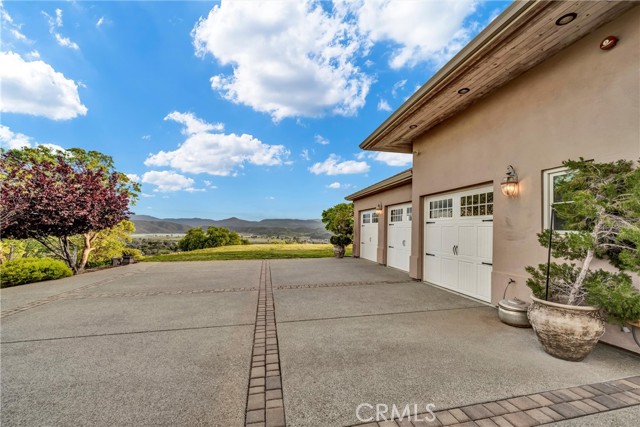 19255 Dallas Court, Hidden Valley Lake