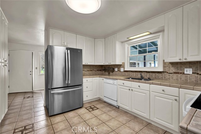 820 Clover Drive, Upper Lake