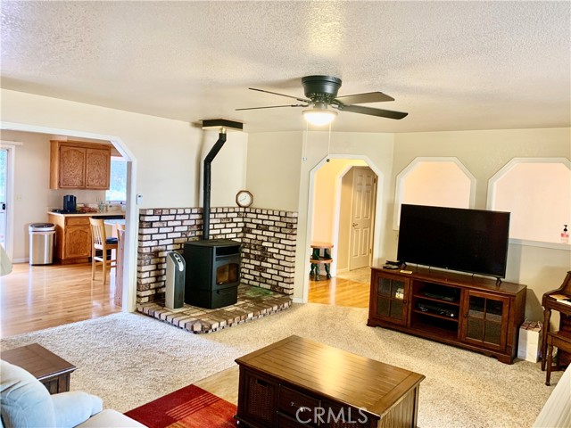 18427 Deer Hill, Hidden Valley Lake