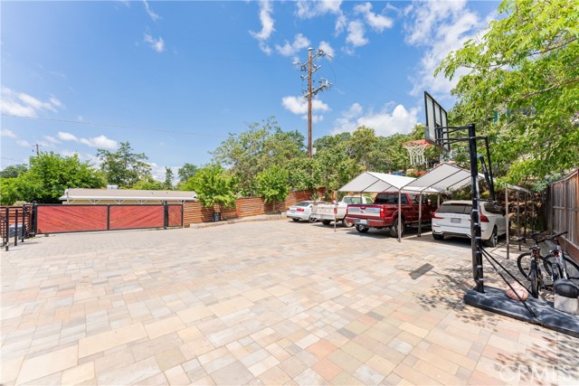 4532 Pine Street, Lucerne