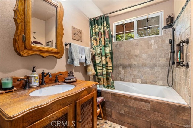 3062 Riviera Heights Drive, Kelseyville