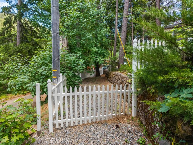 10311 Redwood Road, Loch Lomond