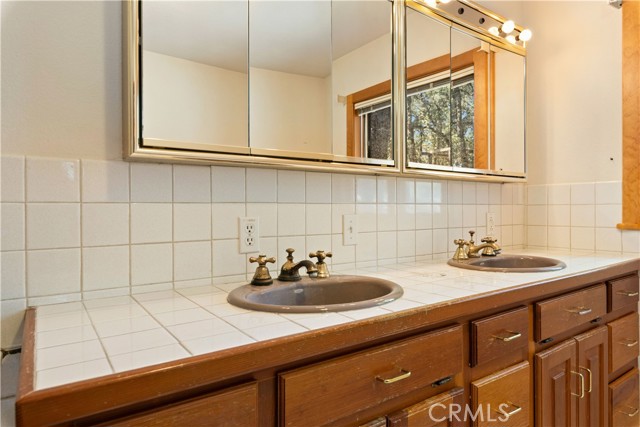 2209 Diane Way, Lakeport