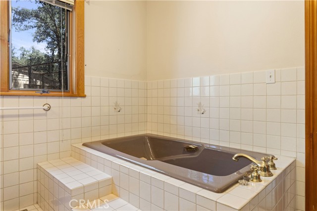 2209 Diane Way, Lakeport