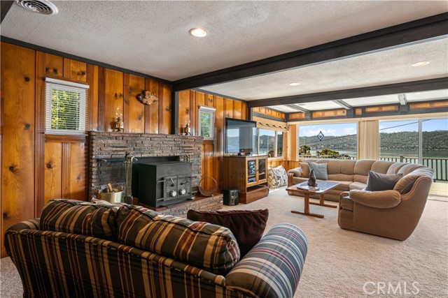 13041 San Joaquin Avenue, Clearlake