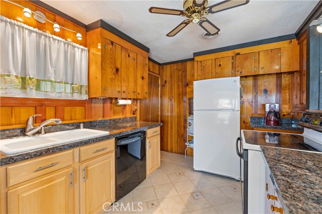 13041 San Joaquin Avenue, Clearlake