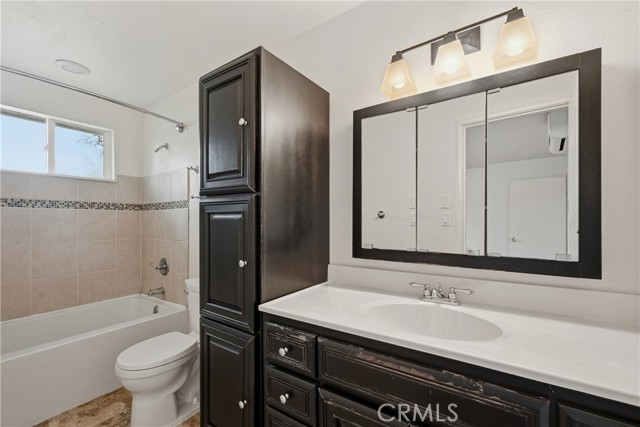 15050 Lakeview Way, Clearlake