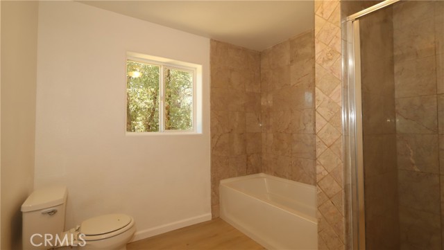 4744 W 40th Street, Clearlake