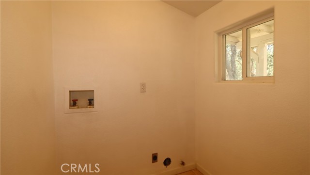 4744 W 40th Street, Clearlake