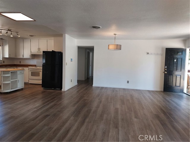 6135 Ridgeview Drive, Clearlake