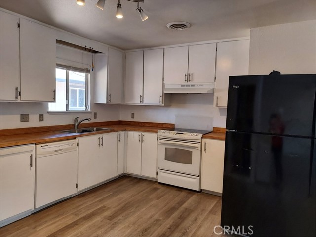 6135 Ridgeview Drive, Clearlake