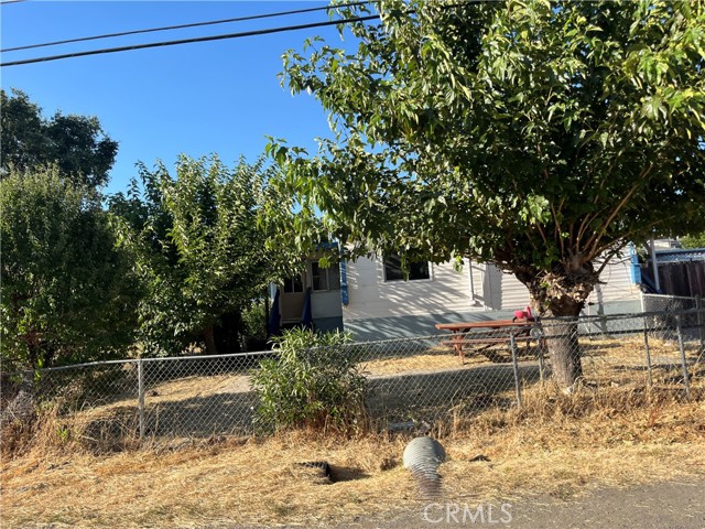 14300 Robinson Avenue, Clearlake