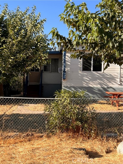 14300 Robinson Avenue, Clearlake