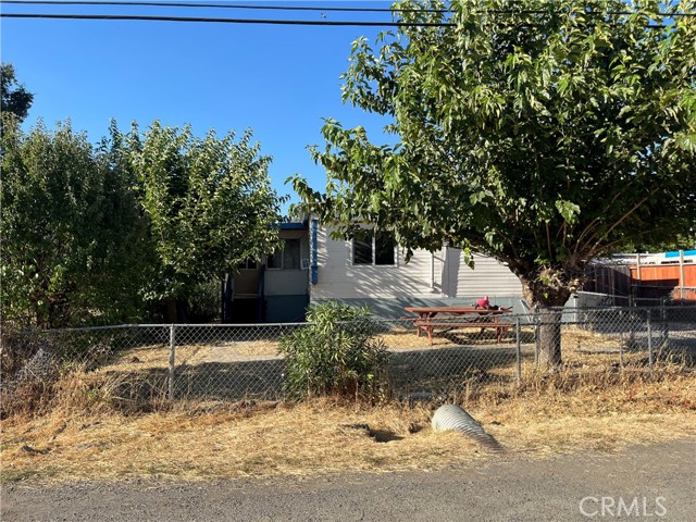 14300 Robinson Avenue, Clearlake