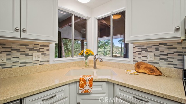 17372 Meadow View Drive, Hidden Valley Lake