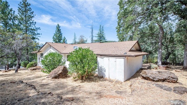 17372 Meadow View Drive, Hidden Valley Lake