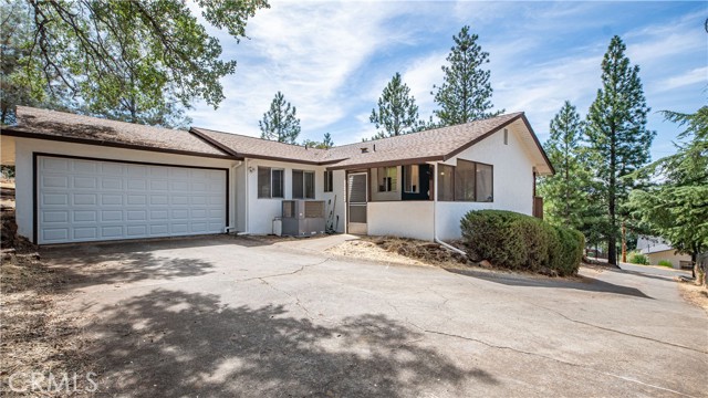 17372 Meadow View Drive, Hidden Valley Lake