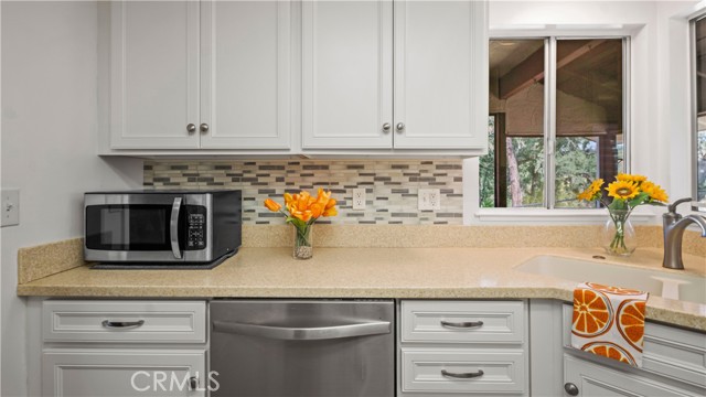 17372 Meadow View Drive, Hidden Valley Lake