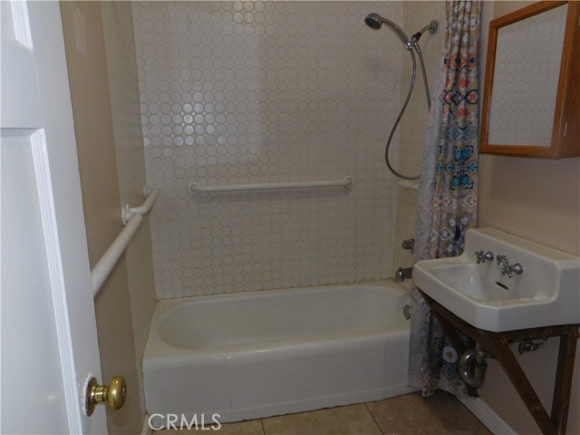 15868 Main Street, Middletown