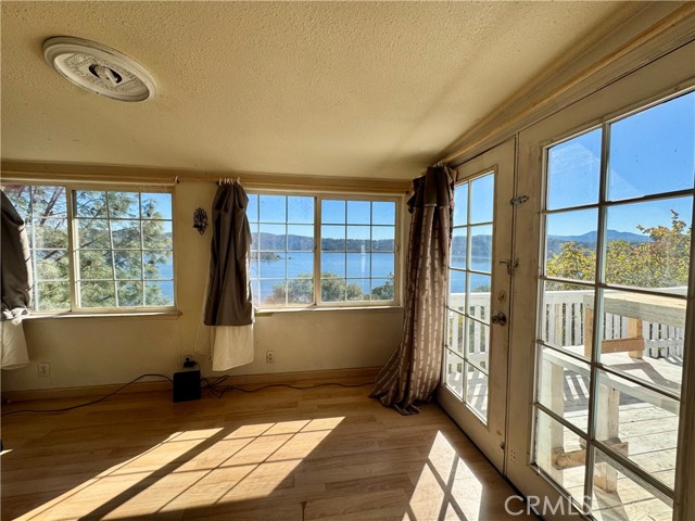 11633 Lakeview Drive, Clearlake Oaks