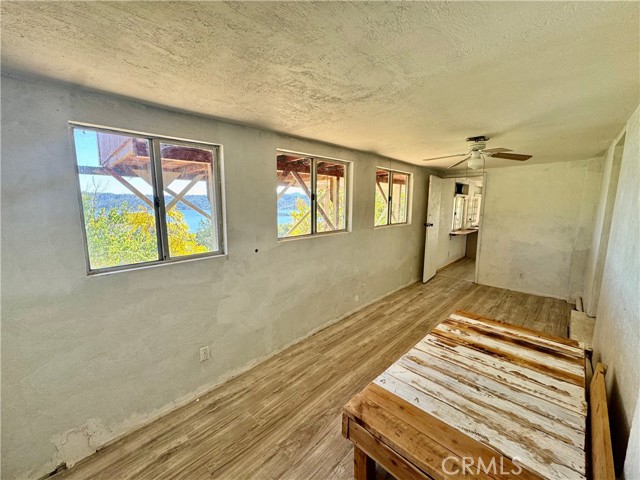 11633 Lakeview Drive, Clearlake Oaks