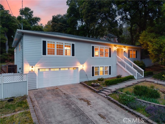 2717 Buckingham Drive