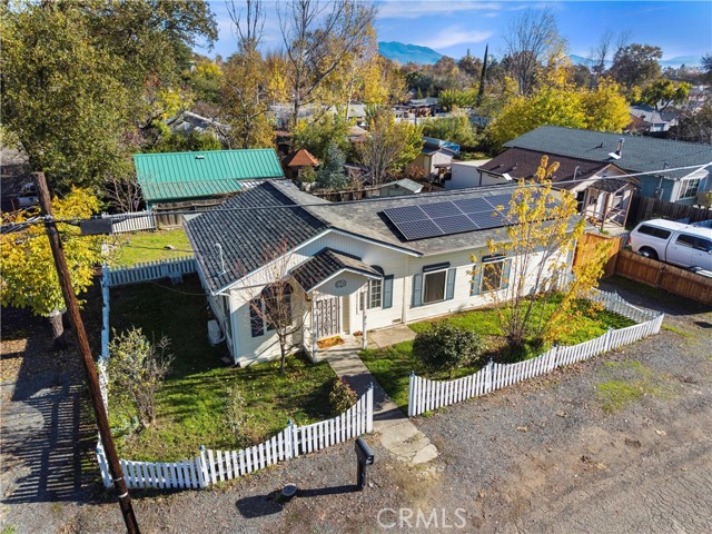 110 S Russell, Lakeport