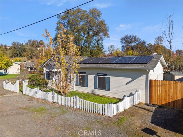 110 S Russell, Lakeport