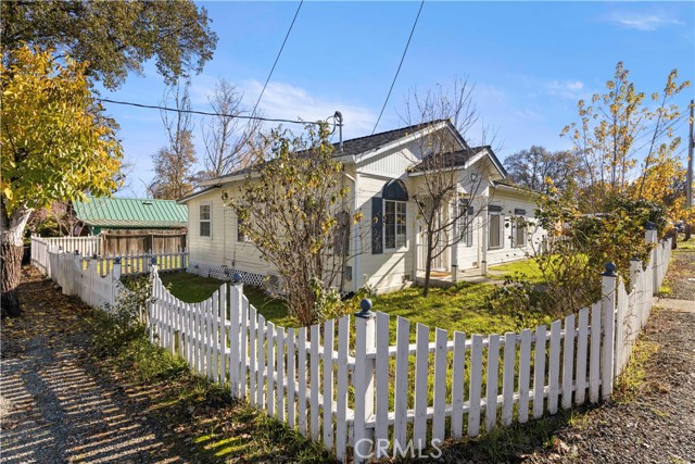 110 S Russell, Lakeport