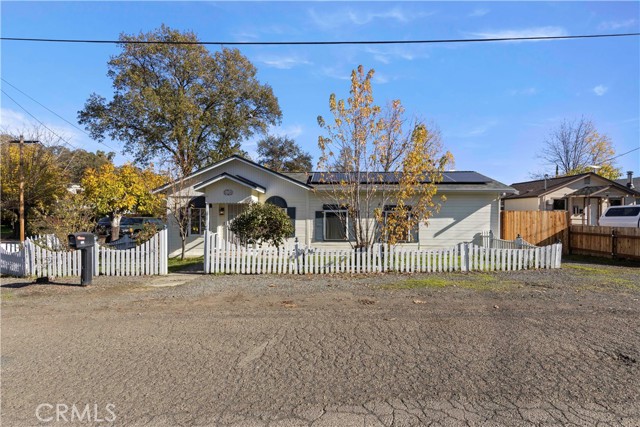 110 S Russell, Lakeport