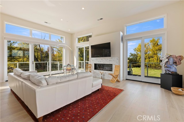 8 Queen Ann, Lakeport