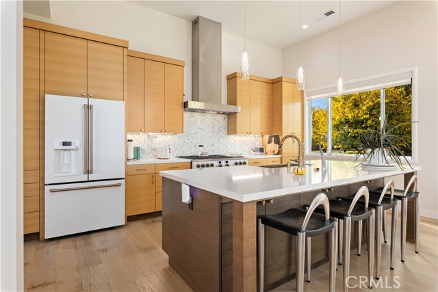 8 Queen Ann, Lakeport