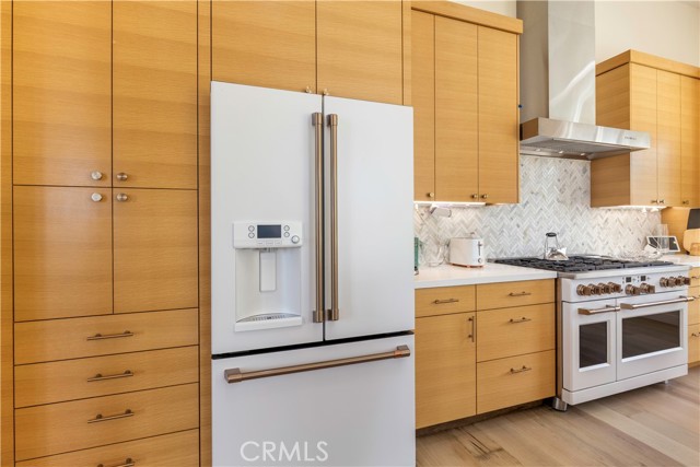 8 Queen Ann, Lakeport