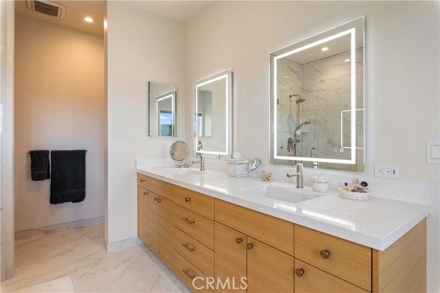 8 Queen Ann, Lakeport