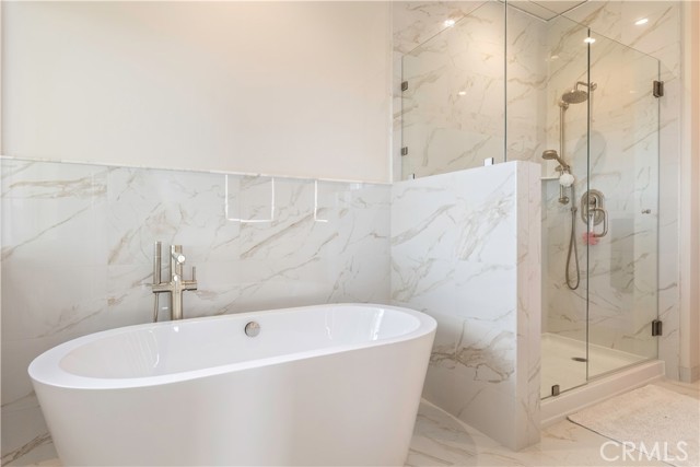 8 Queen Ann, Lakeport