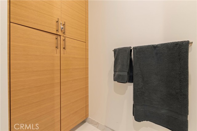 8 Queen Ann, Lakeport