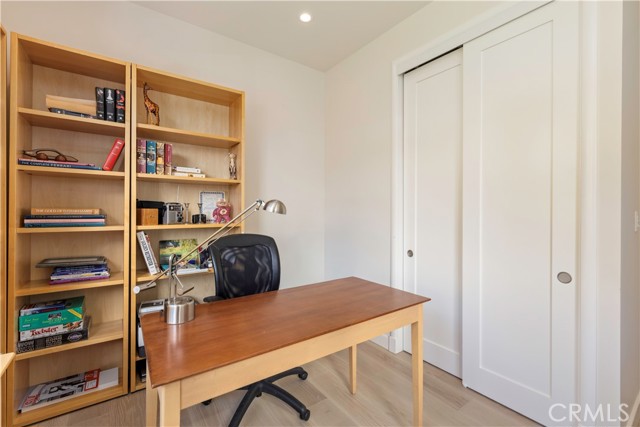 8 Queen Ann, Lakeport