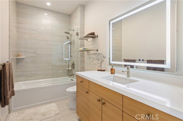 8 Queen Ann, Lakeport