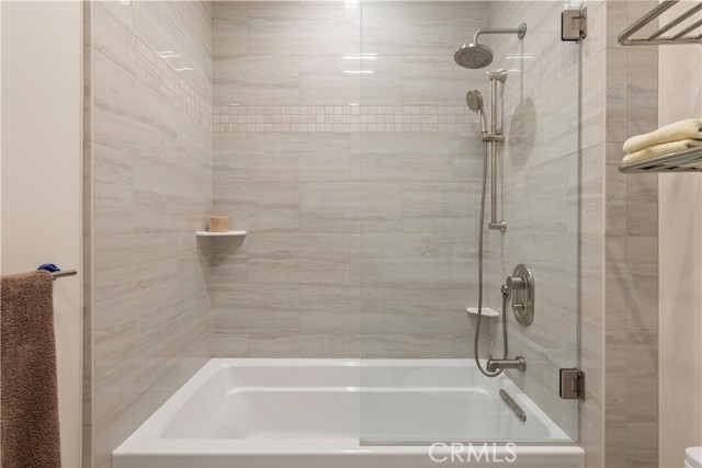 8 Queen Ann, Lakeport